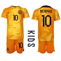Otroški Nogometni dresi Nizozemska Memphis Depay #10 Domači SP 2022 Kratek Rokav (+ Kratke hlače)